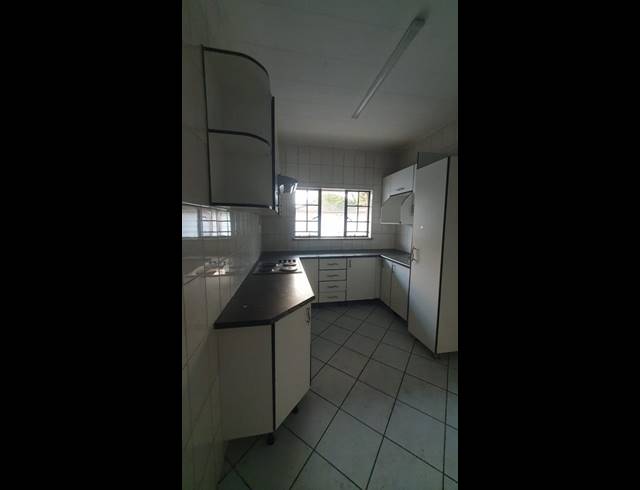 2 BEDROOM APARTMENT FOR SALE IN WYCHWOOD